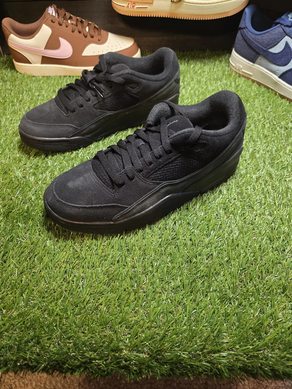 Nike Men's All-Black Low-Top Athletic Sneakers